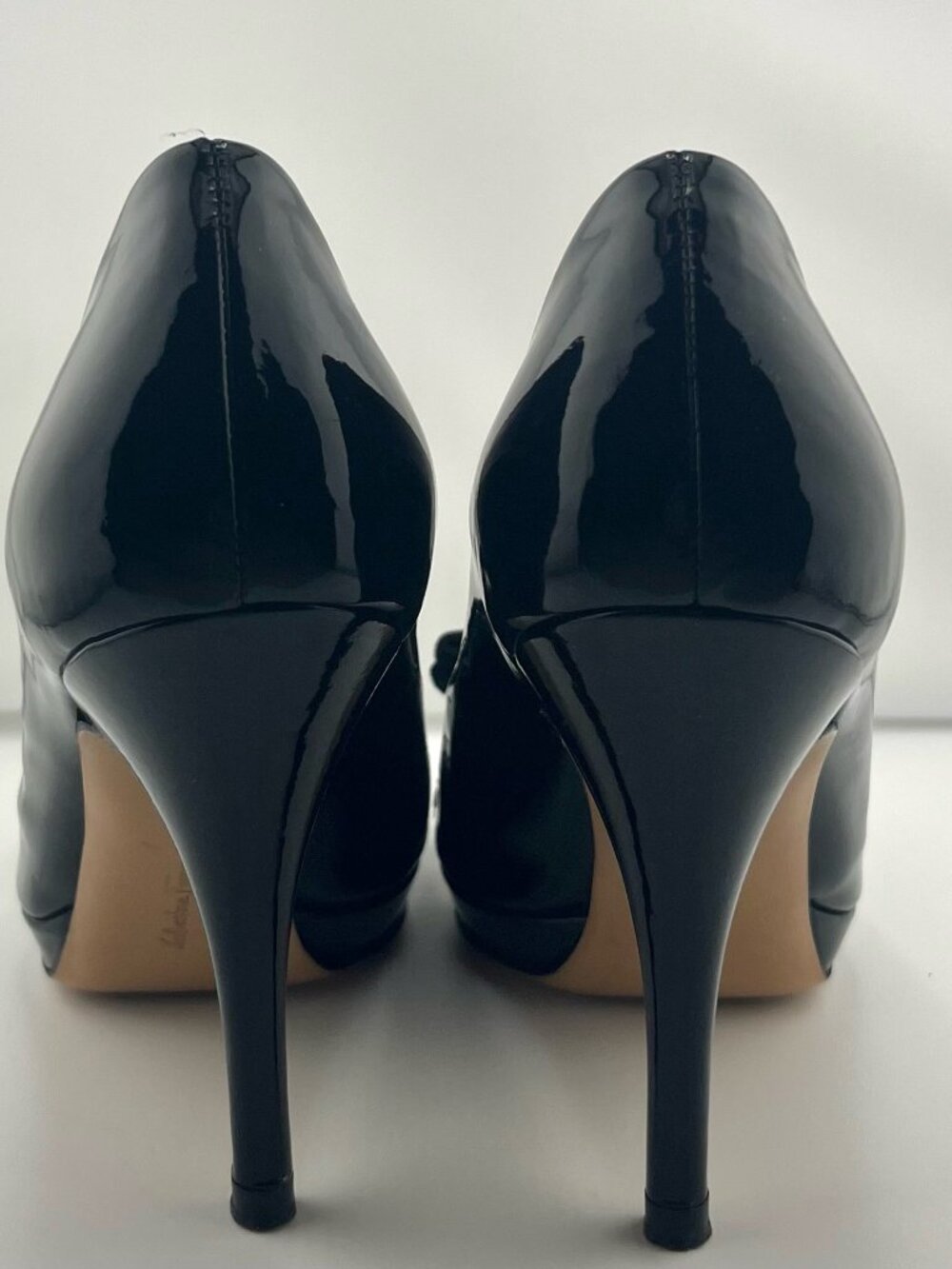 #S16 Salvatore Ferragamo Vara Bow Peep-Toe Pumps, Black - Picture 3 of 7